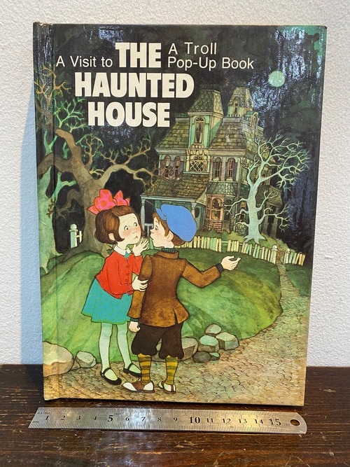 洋書しかけ絵本　80's THE HAUNTED HOUSE  A pop-up book