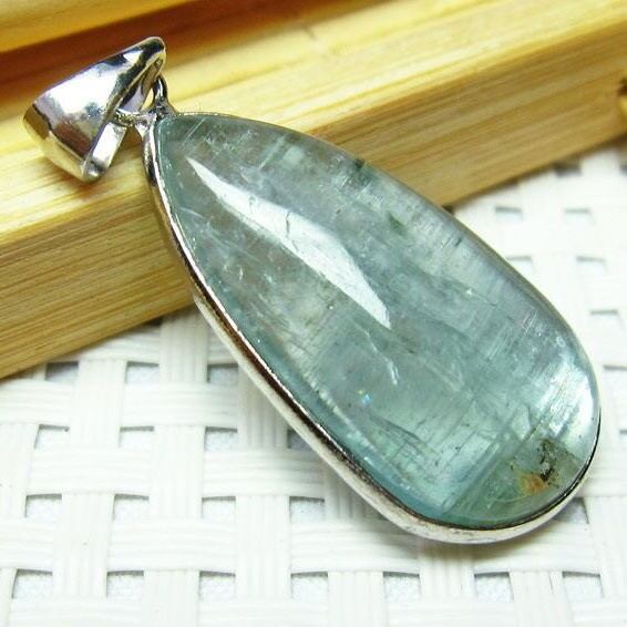 カイヤナイト ペンダント [M便 1/20] 112-626