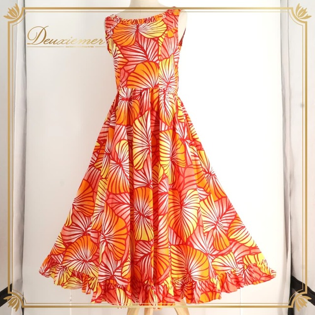 フラダンス 衣装 CC Fashions CCファッション ワンピース ドレス レッド系 モンステラ柄 植物柄 ハワイアンプリント ハワイアン アロハ フラ ダンス レッスン 練習 フリル ノースリーブ フレアスカート オレンジ系 イエロー系 ホワイト系 赤 橙 黄 白 華やか 鮮やか かわいい おしゃれ