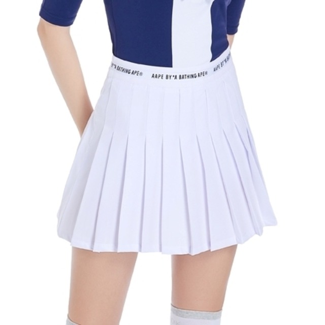 ホワイト　プリーツスカート　ミニ丈