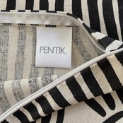 【PENTIK】 Vilja Cushion Cover Halflinen（ヴィリヤ クッション カバー ハーフリネン） ブラック 45×45cm