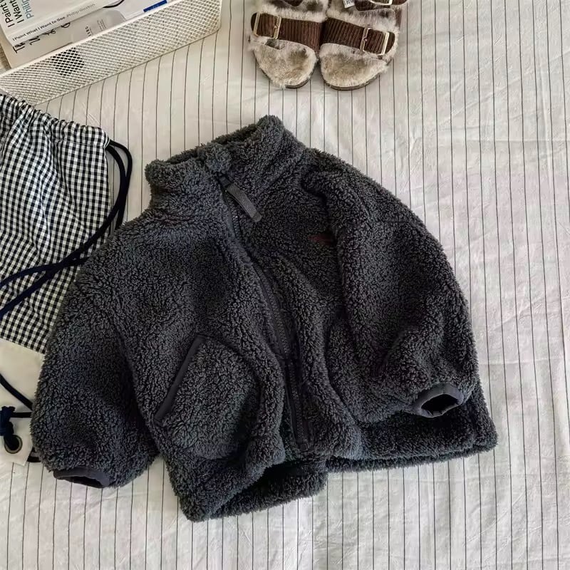 GO.U刺繍ファージャケット