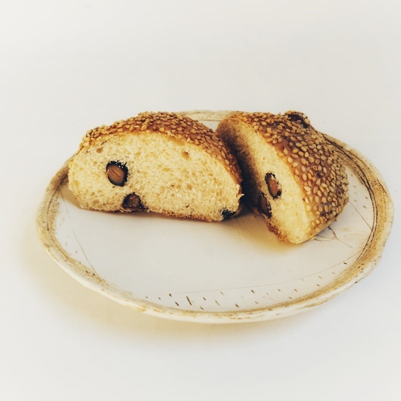 ごまパン 黒豆ごまパン | 自然酵母と石窯パン Bunga ぶんが - オンラインストア