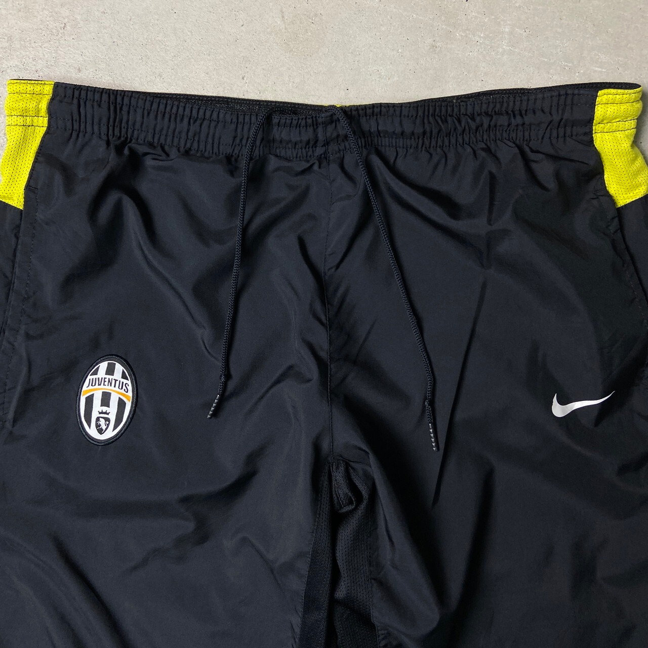 NIKE ナイキ JUVENTUS ユヴェントスFC ナイロンパンツ トラックパンツ 