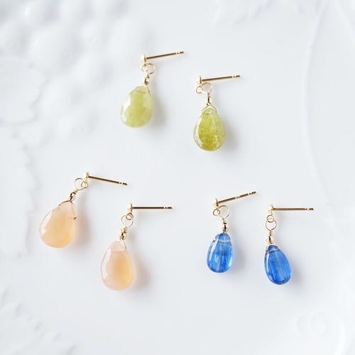 K10 Sphene stud pierce　/　天然石　スフェーン　グリーン　スタッドピアス　1粒ピアス