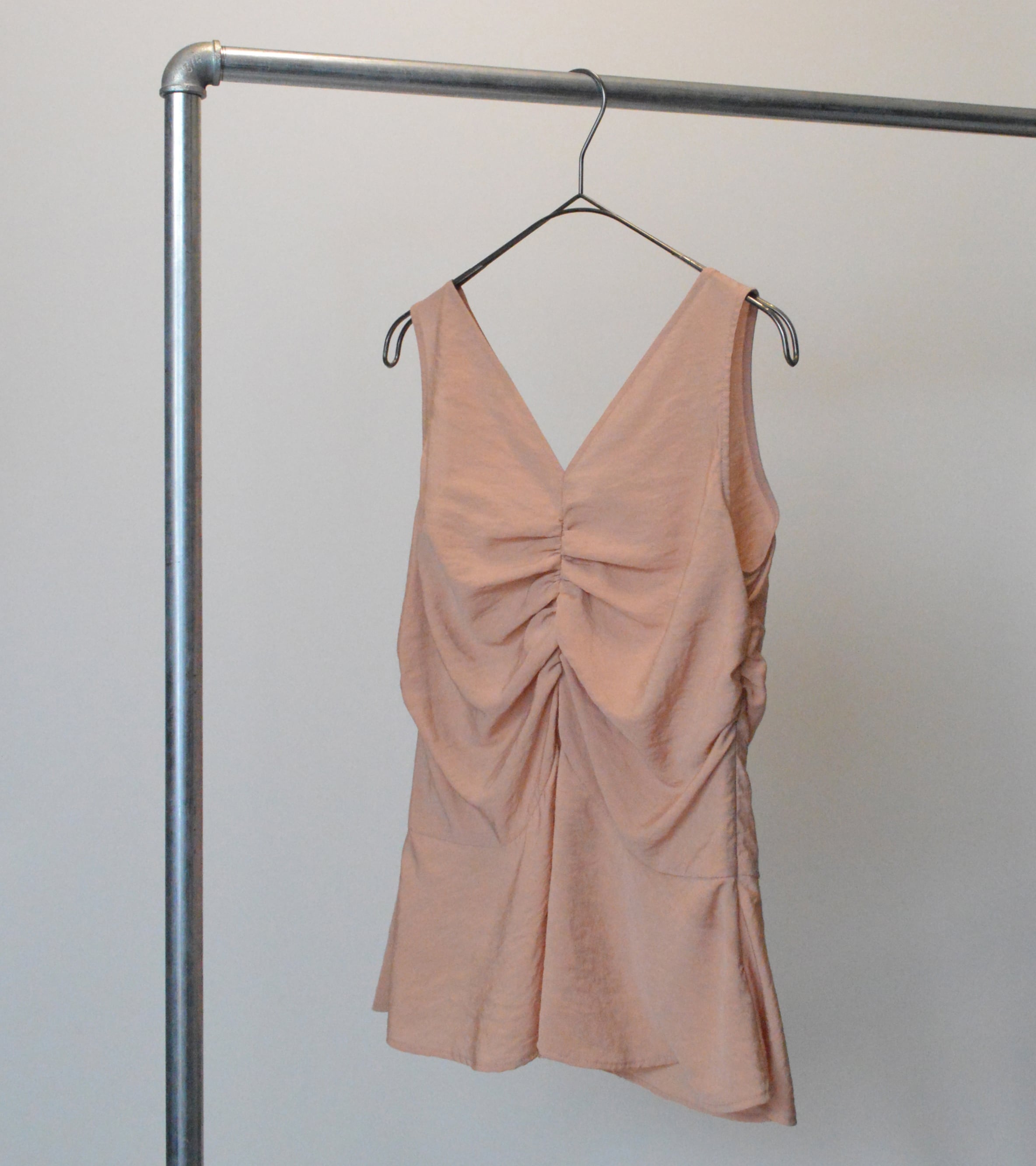 Front gather peplum hem top・C/♯coral