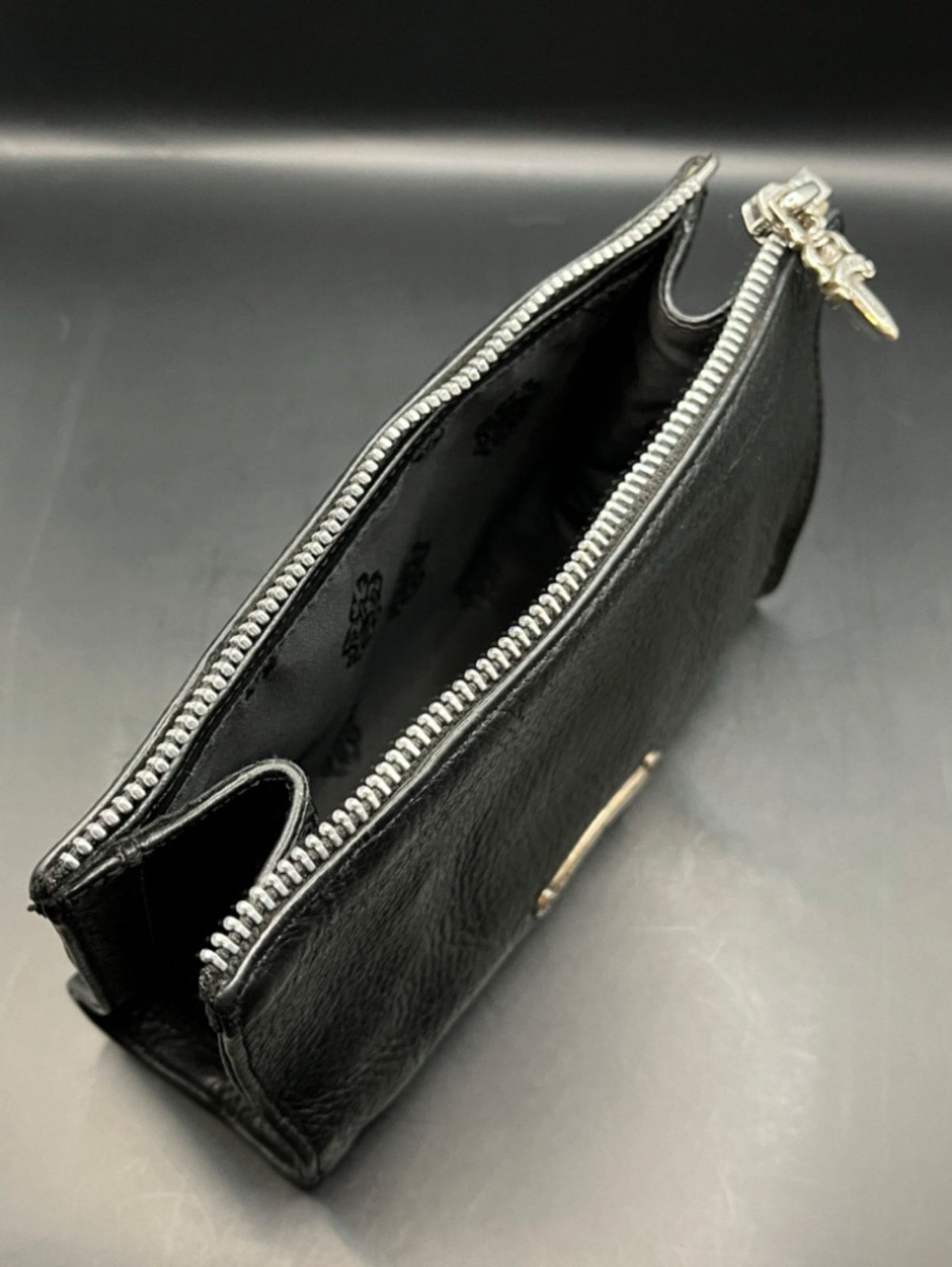 CHROME HEARTS クロムハーツ クロスパッチ レザー コスメポーチ CHROME HEARTS クロムハーツ クロスパッチ レザー コスメポーチ