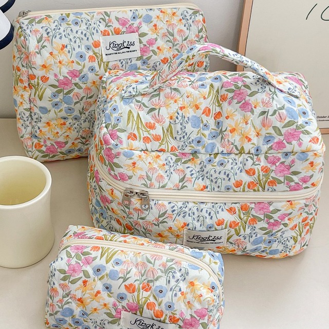 花柄化粧ポーチ｜ベーグの荷物