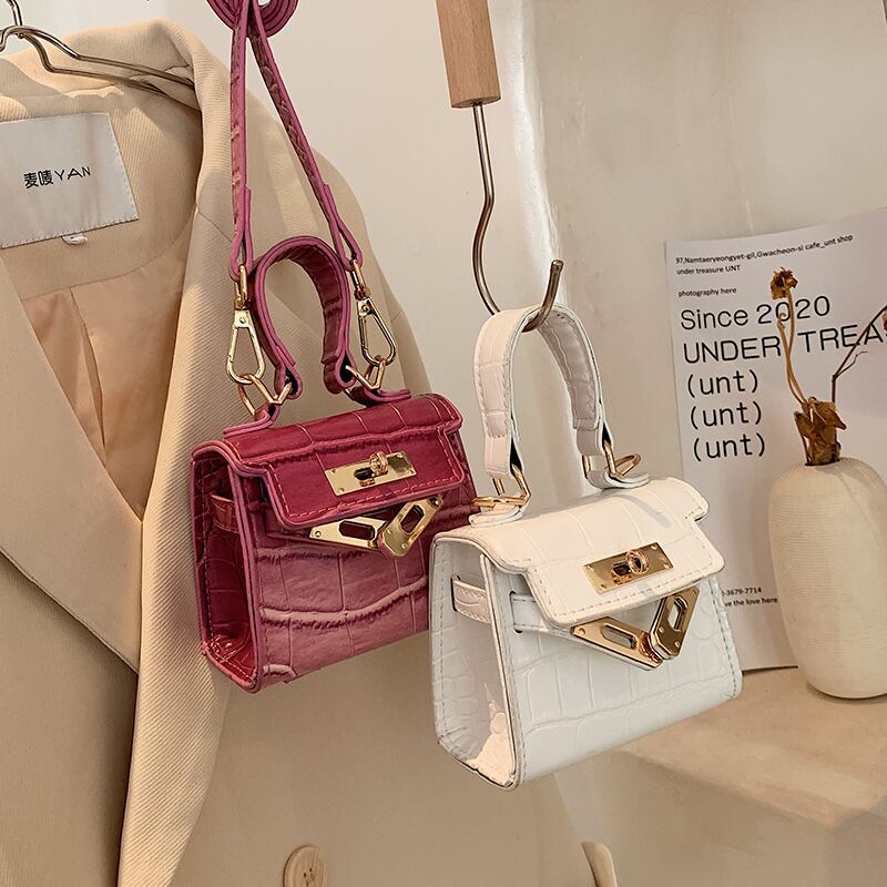 ミニレッドサマー 夏物 メッセンジャーバッグ ミニバッグ Tiancai_Wing_Bag91972182467