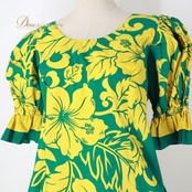 フラダンス 衣装 ワンピース ドレス グリーン系 ムームーファクトリー ハワイ製 T&L MUUMUU FACTORY ハイビスカス柄 モンステラ柄 緑 ハワイアンプリント フリル アロハ フラ ダンス レッスン 練習 黄 ダンス衣装 ハワイアンダンス レディース イエロー系 華やか 鮮やか かわいい おしゃれ タグ フラワー柄 ボタニカル柄 鮮やかデザイン トロピカル柄 グリーン イエロー 配色 ゆったりシルエット マキシ丈 五分袖 フレア裾 フリル裾 ラッフル かぶり ワンピースタイプ