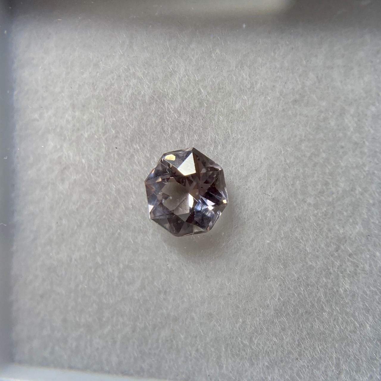 お花みたいなスピネル 訳あってお買い得2：約5.0mm　No.12