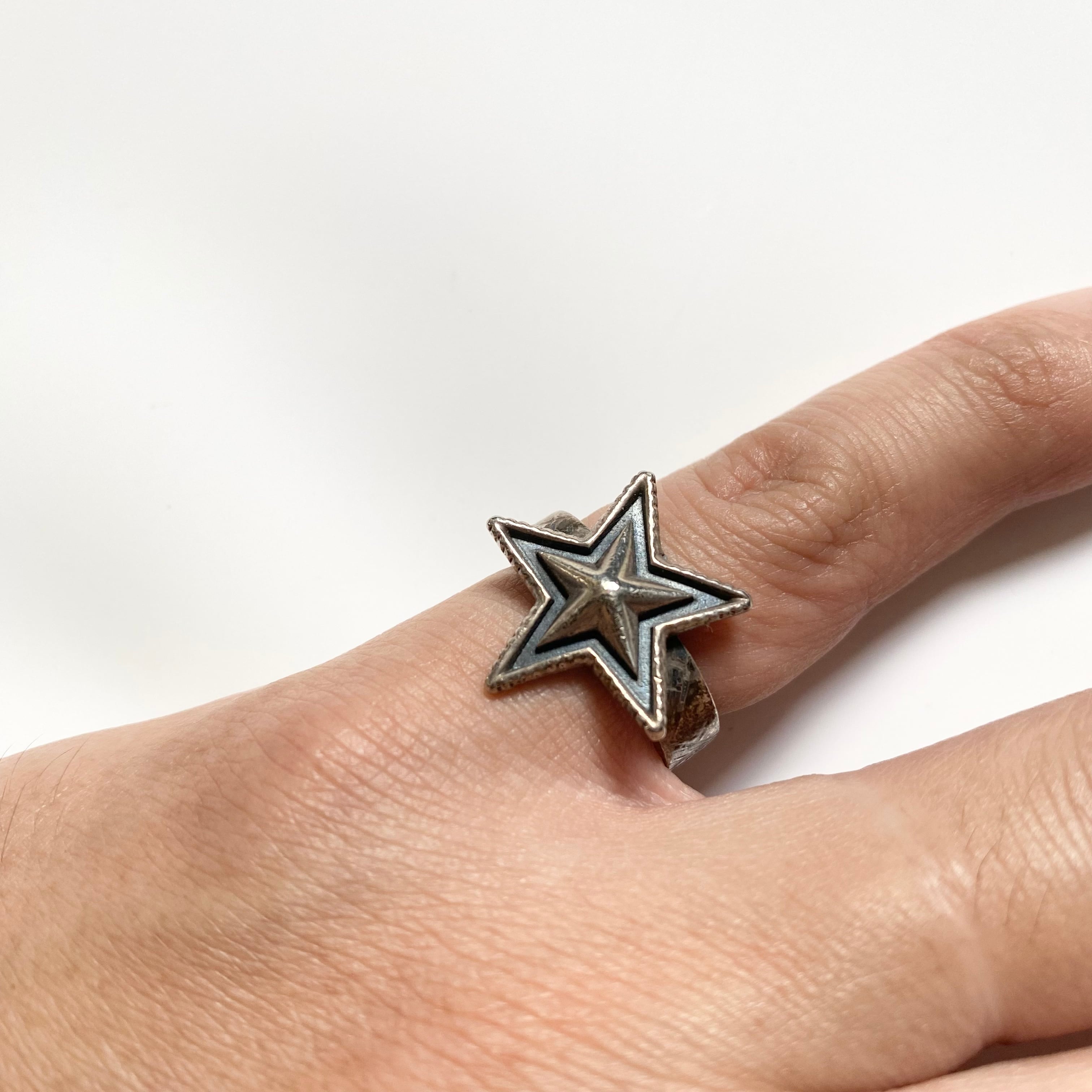 “Cody Sanderson” Pinky Star Ring | 放課後の思い出 powered by BASE