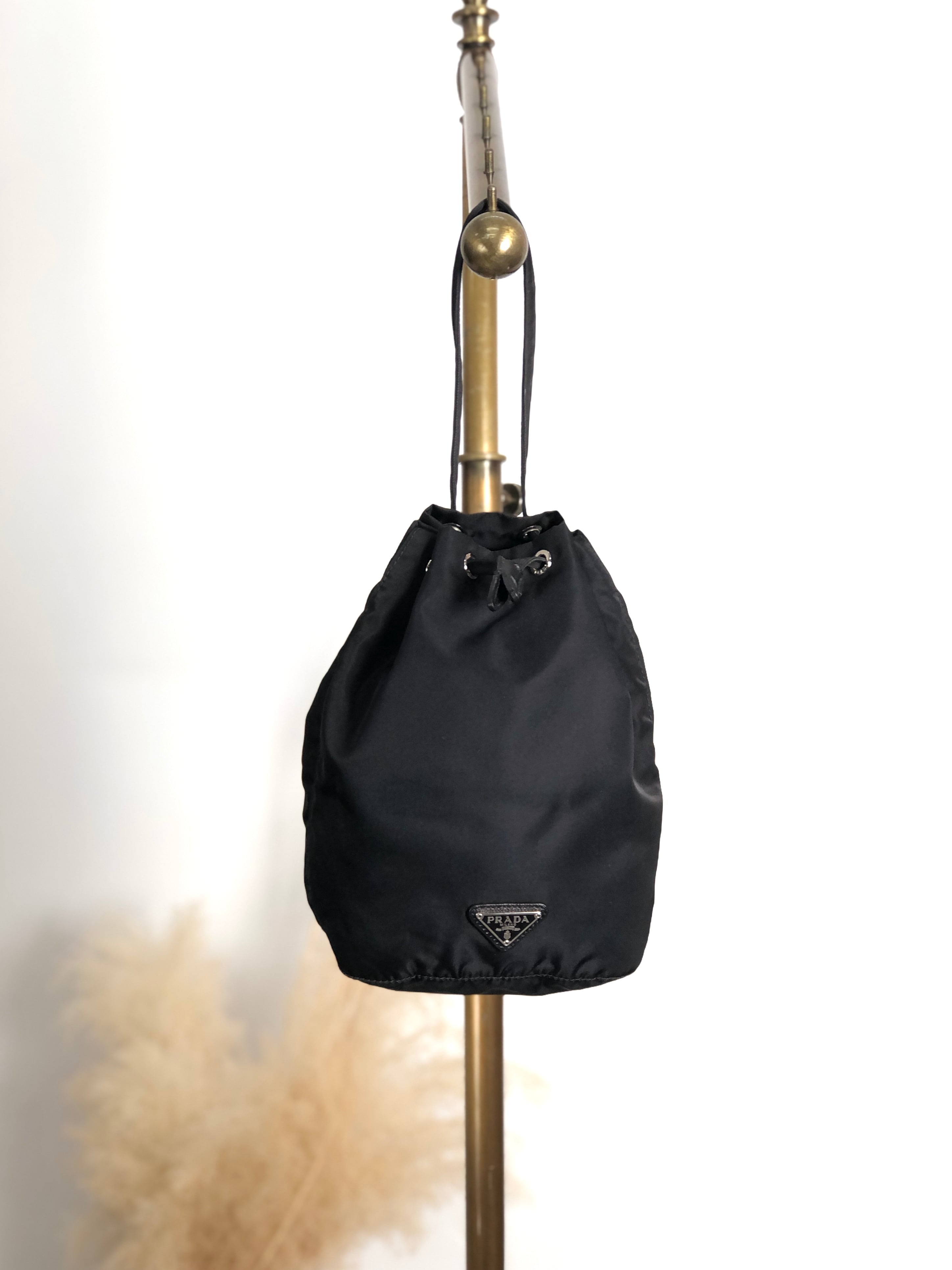 PRADA プラダ ハンドバッグ ブラック トライアングルロゴ ナイロン 巾着 vintage ヴィンテージ オールド dr5b28