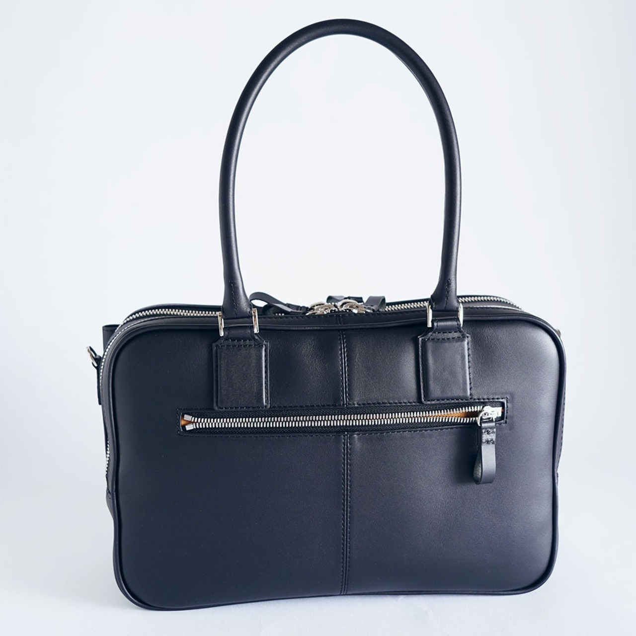 【本革】ワンハンドル ボストンバッグ|de’syu|端正なフォルム&カーフレザー|ミニマルで印象的・画像4