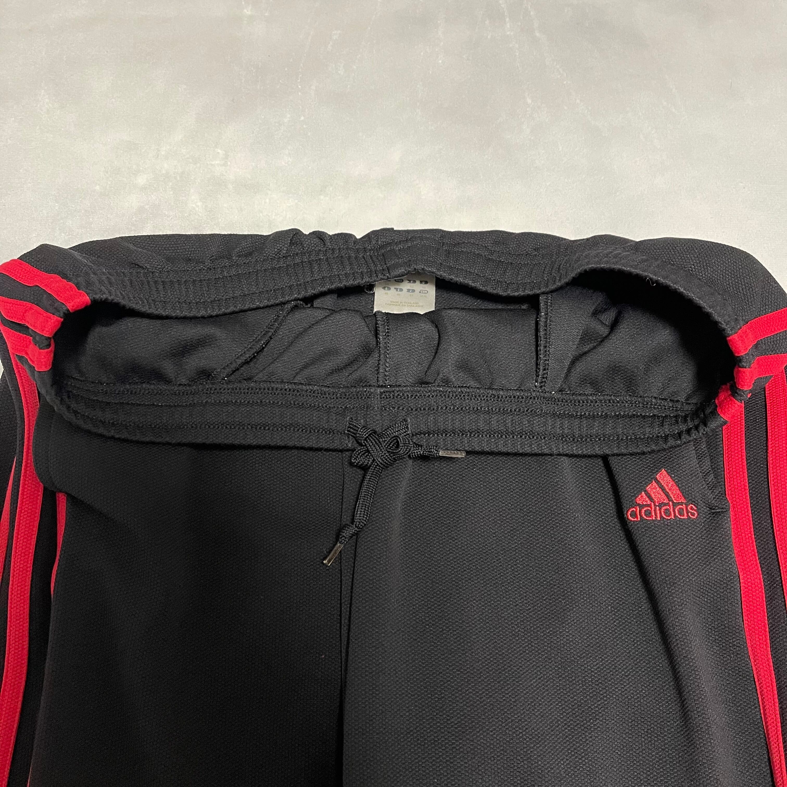 adidas アディダス トラックパンツ ジャージ 黒 赤 Mサイズ | 古着屋