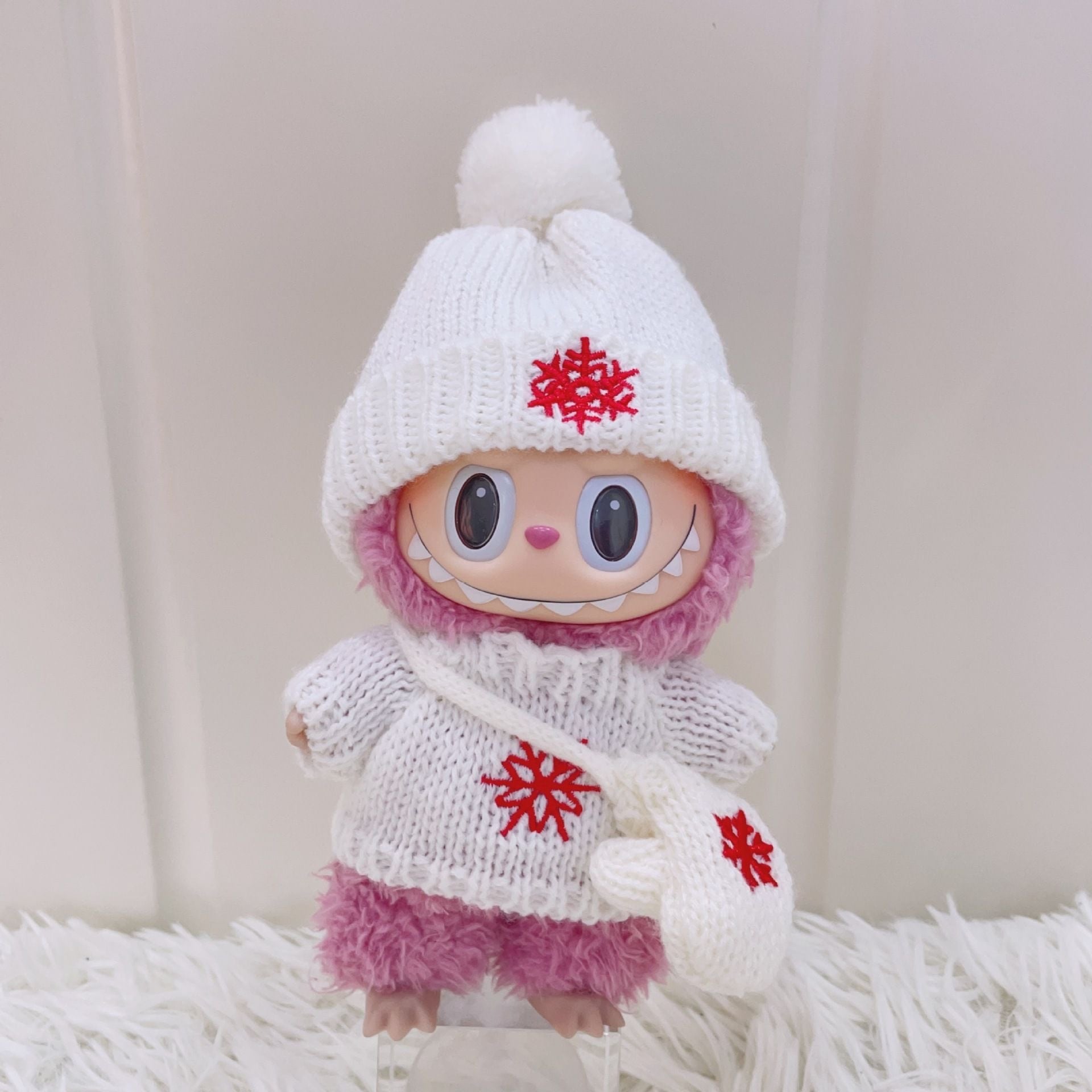 ラブブがサンタに！トナカイに！雪だるまに！♡ クリスマスの着せ替え