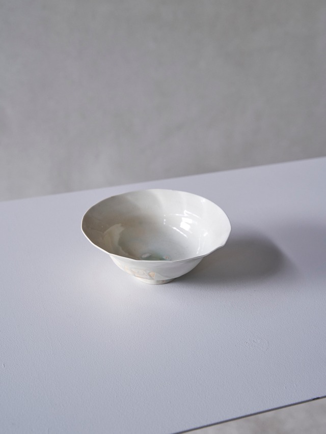 秋田菫 磁器波波鉢 25-2