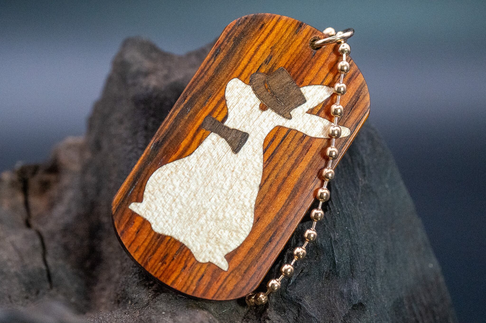 ※【 エスニックなローズウッド 】ココボロ ドッグタグ 象嵌 三月ウサギ