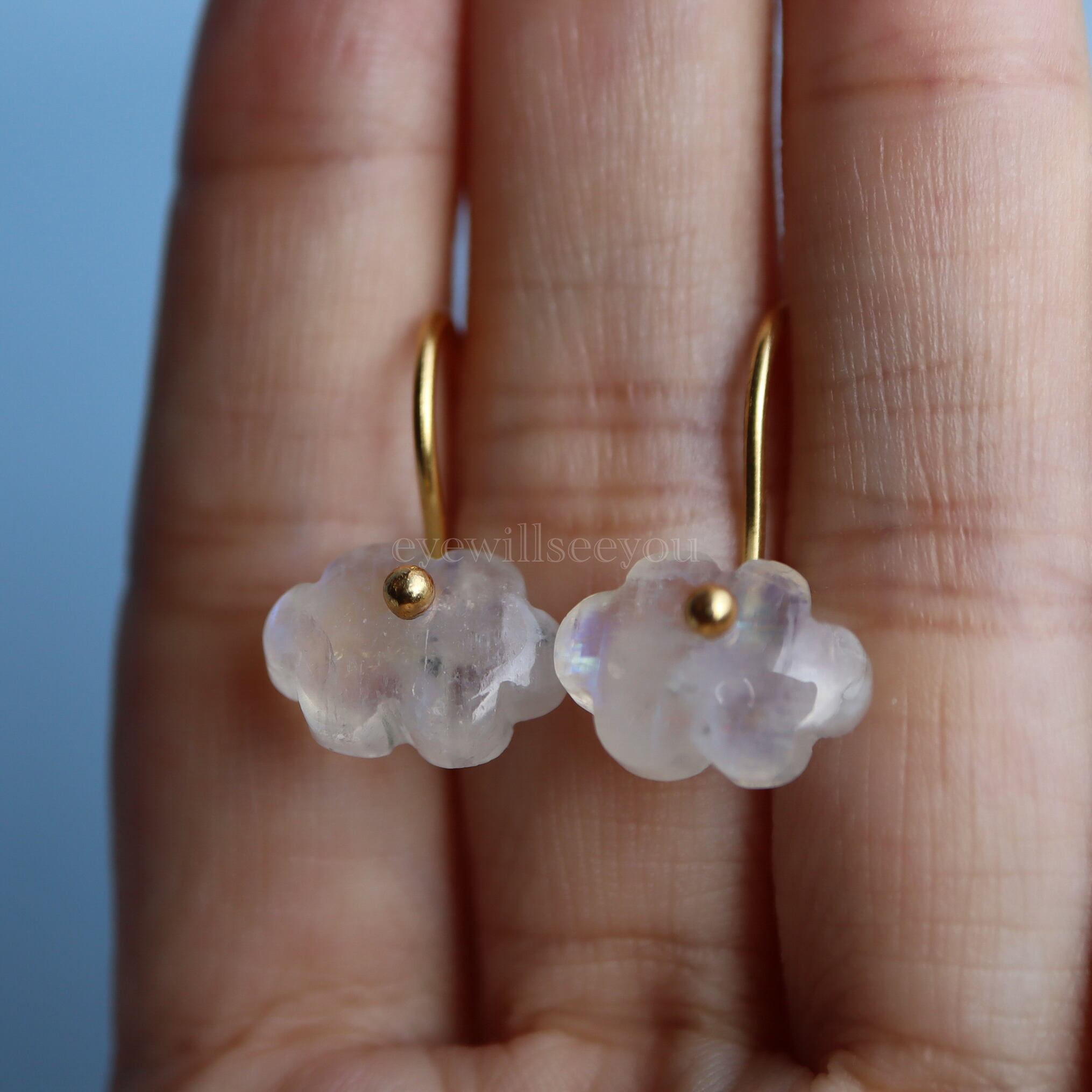 日本代理店正規品 Rainbow moonstone cloud earrings ピアス