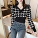 トップス ニットソー セーター ショート ショート丈 袖あり 長袖 Vネック 襟付き 透け感 ニット かわいい 大人可愛い おしゃれ お洒落 かっこいい レトロ 大人女子 ラブリー キュート ガーリー チェック柄 格子柄 秋 冬 誕生日 クリスマス バレンタイン 10代 20代 30代 40代 50代 60代 レディース 女性用 学生 デート お出かけ 女子会 休日 イベント 旅行 レストラン ショッピング 着回し 普段使い モテ インスタ映え サイズ S M L 色展開 白 ホワイト 黒 ブラック
