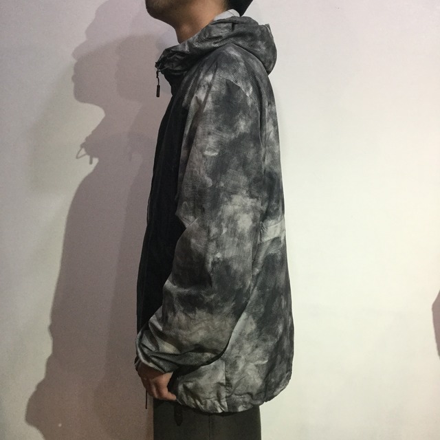 『送料無料』THE NORTH FACE フライウェイトライトパーカー 黒 ムラ染め柄