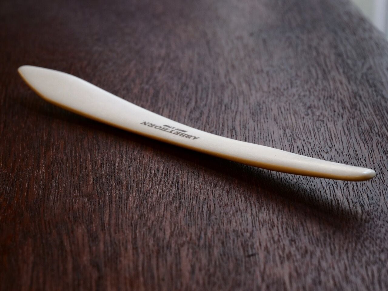 ABBEY HORN / Twisted Leather Stick | UNION WORKS ONLINE STORE