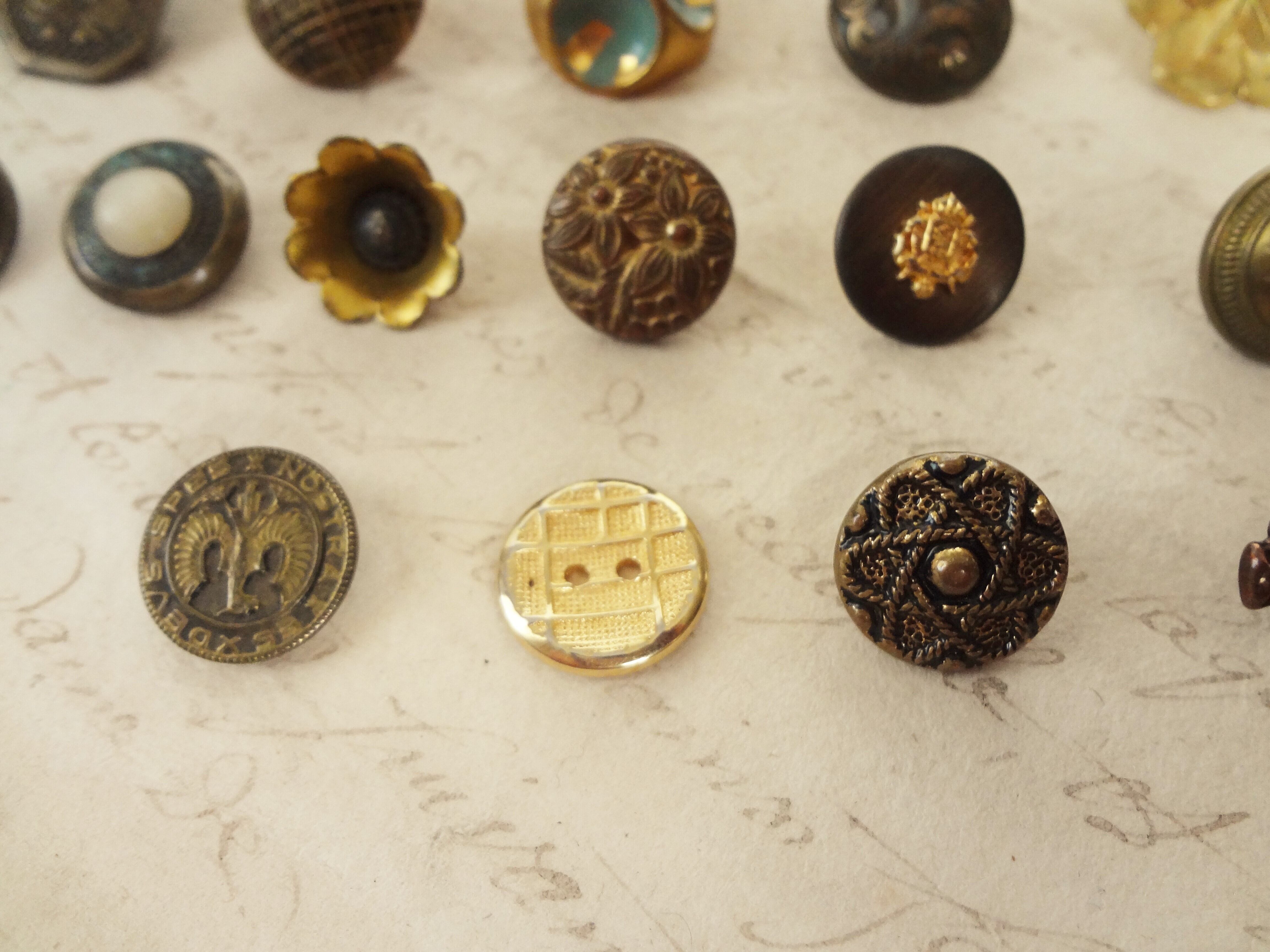 フランス ヴィンテージ・アンティークボタン 50個セット | grenierplus