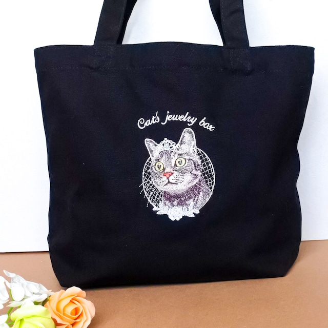 キジトラ猫とダイヤモンドの刺繍入りトートバッグ【ブラック】