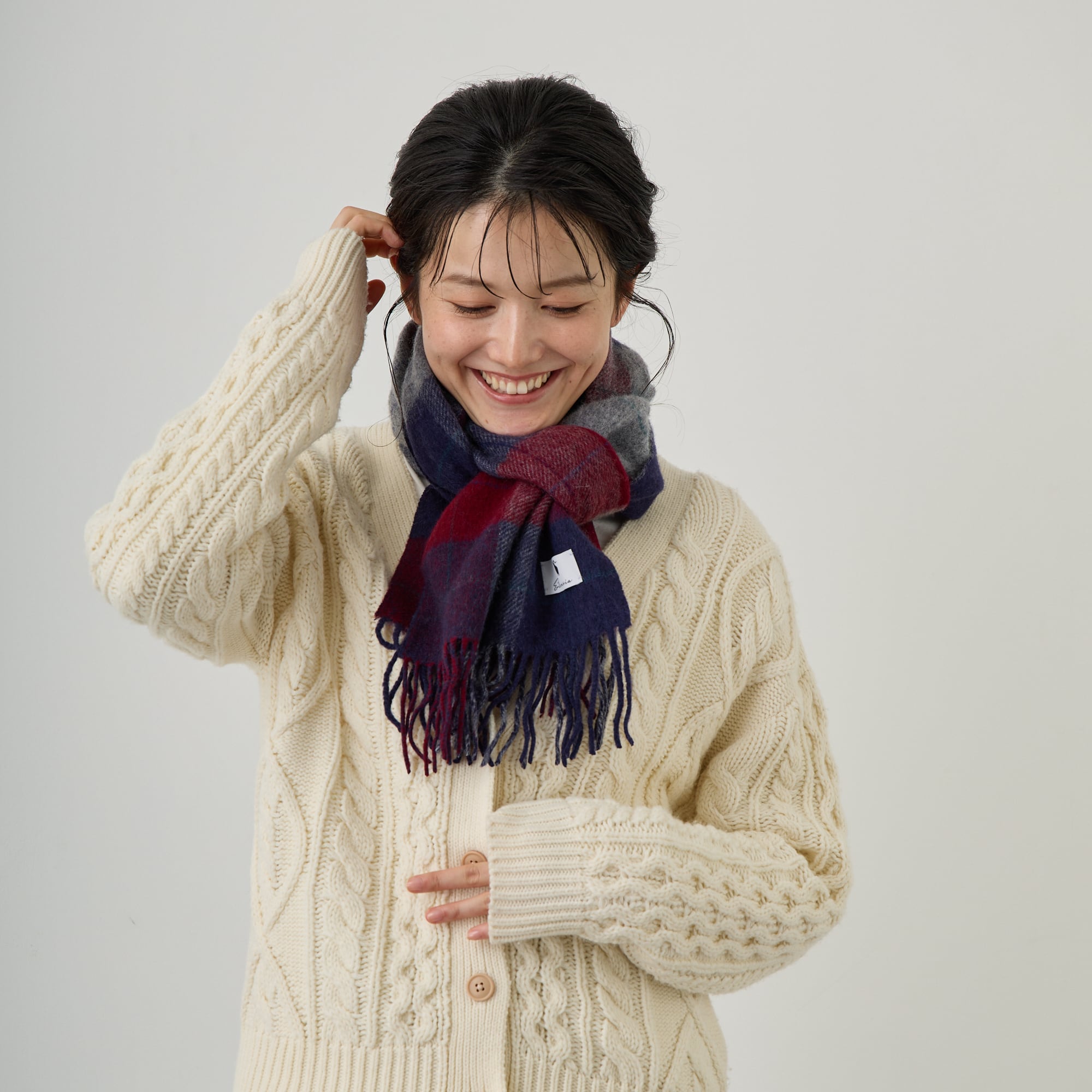 セリーヌ　マフラー　ネイビーxレッド　ライン セリーヌ マフラー ネイビーxレッド ライン セリーヌのマフラーの