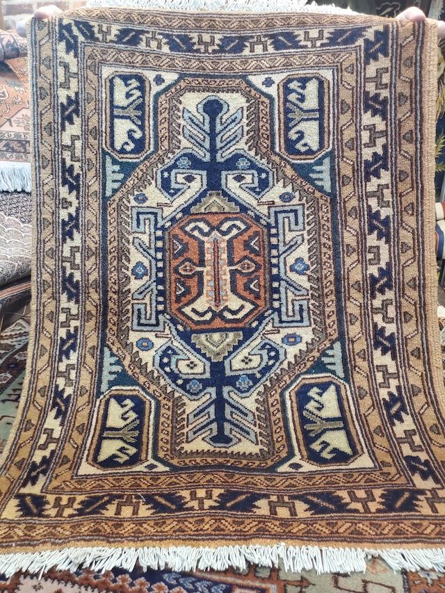 絨毯クエスト51【No.26】※現在、こちらの商品はイランに置いてあります。ご希望の方は先ずは在庫のご確認をお願いします。