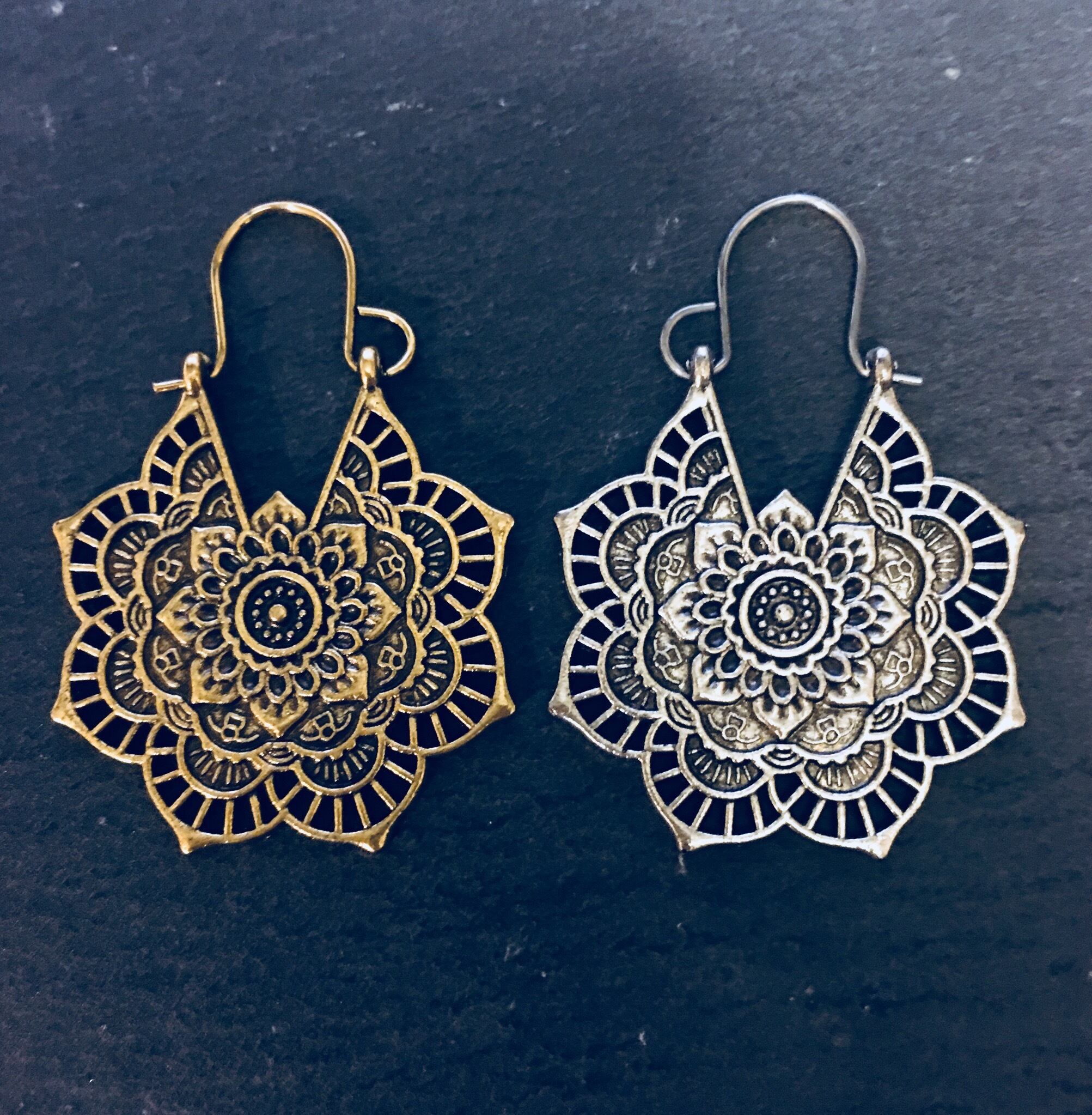 1ペア インカピアス フックピアス フープピアス エスニック アジアン ボヘミアン フラワー