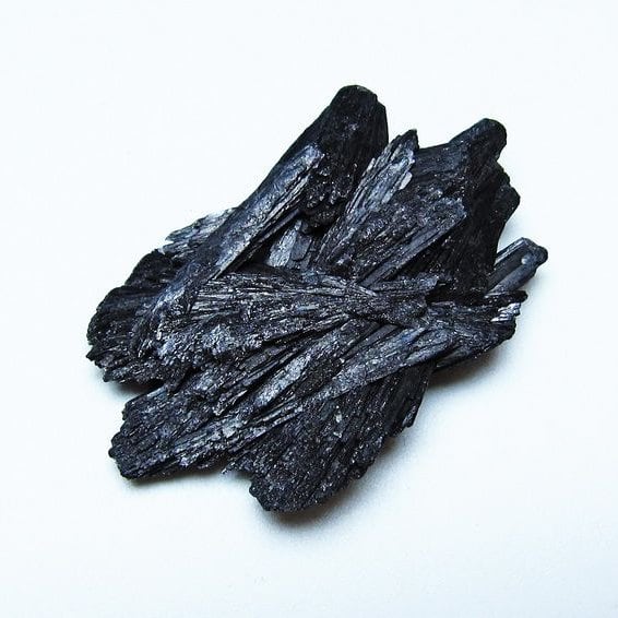 ブラック カイヤナイト 原石 一点物 171-7600