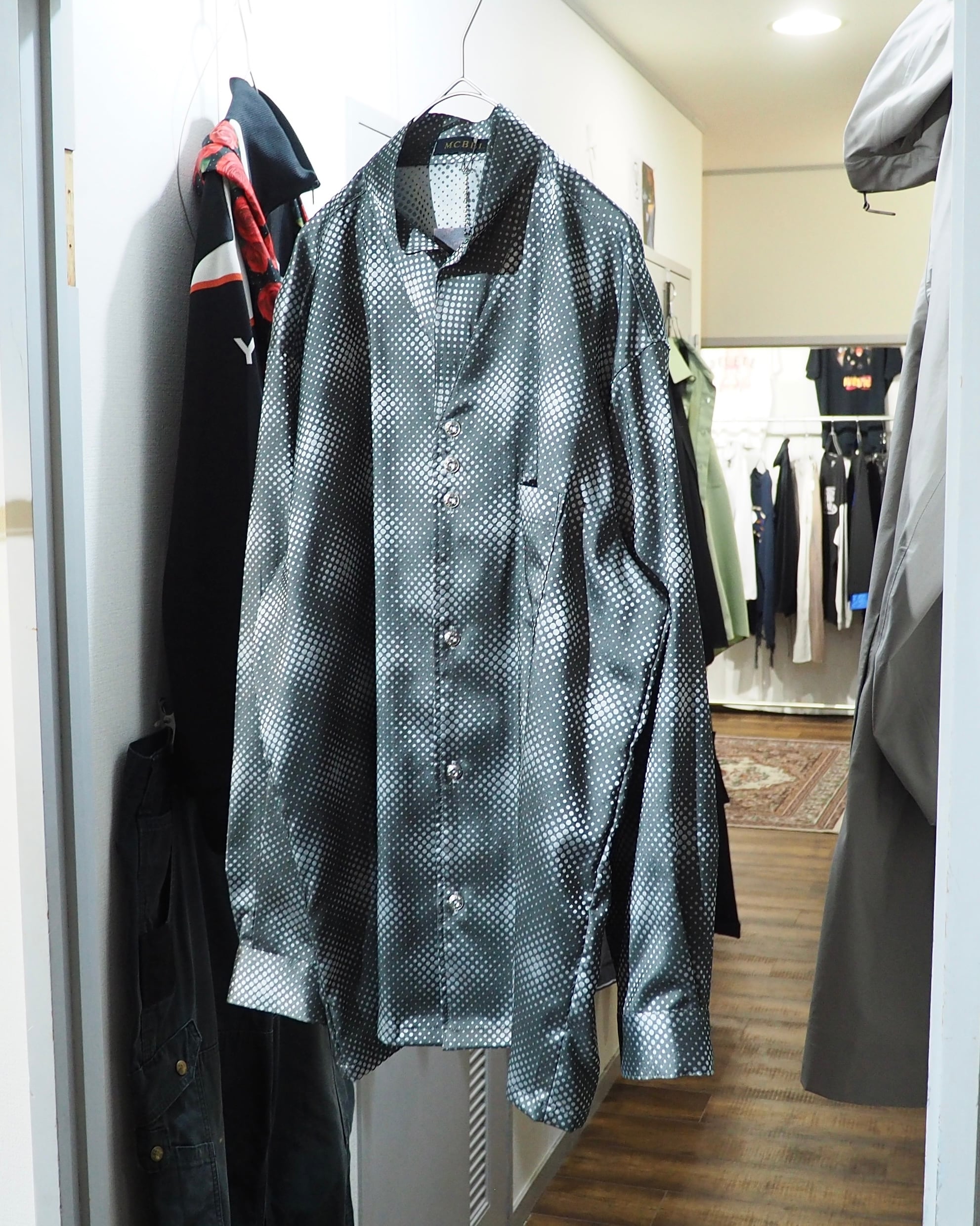 1990s Glossy Dot pattern vintage Drape loose stand collar shirt