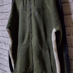 【ナイキ】ナイキエアー　パーカー　アウトドア　キャンプ