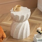 サイドテーブル　ナイトテーブル　ミニテーブル　コーヒーテーブル　シンプル　エレガント　雑誌収納　おしゃれ