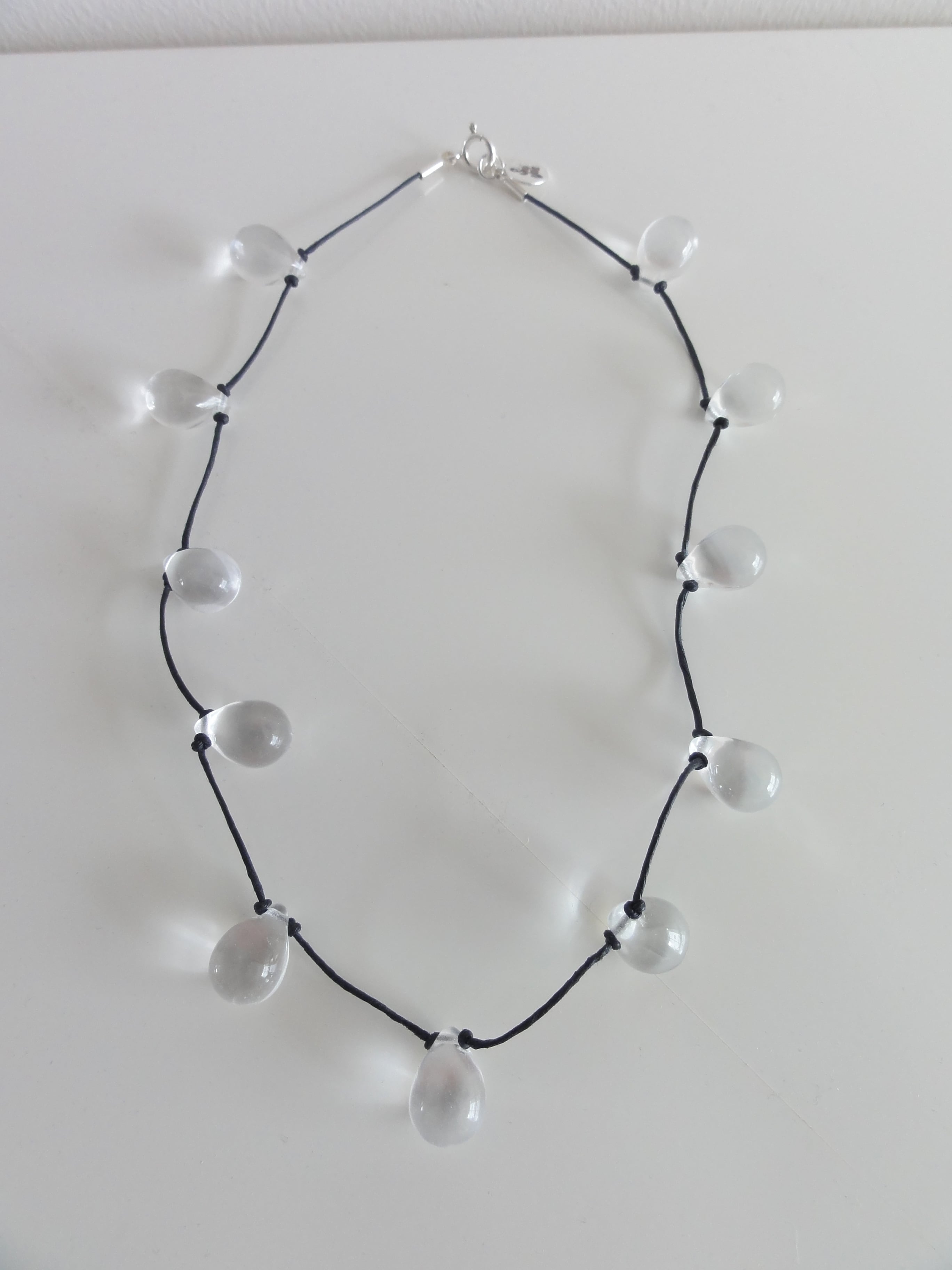 Sisi Joia (シシジョイア) NOUE necklace (Clear/Black cord) | H