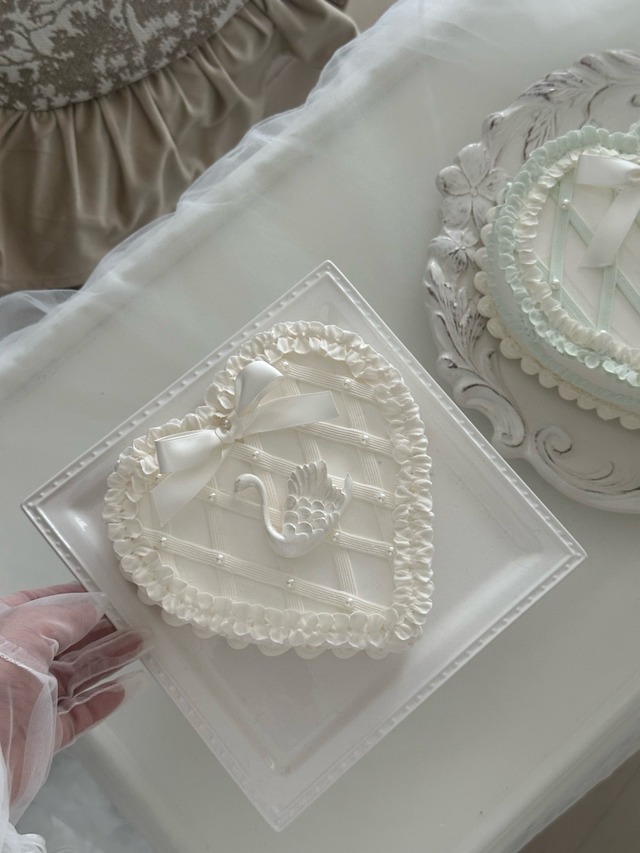 Swan Cake Mサイズ(9月30日まで期間限定販売)
