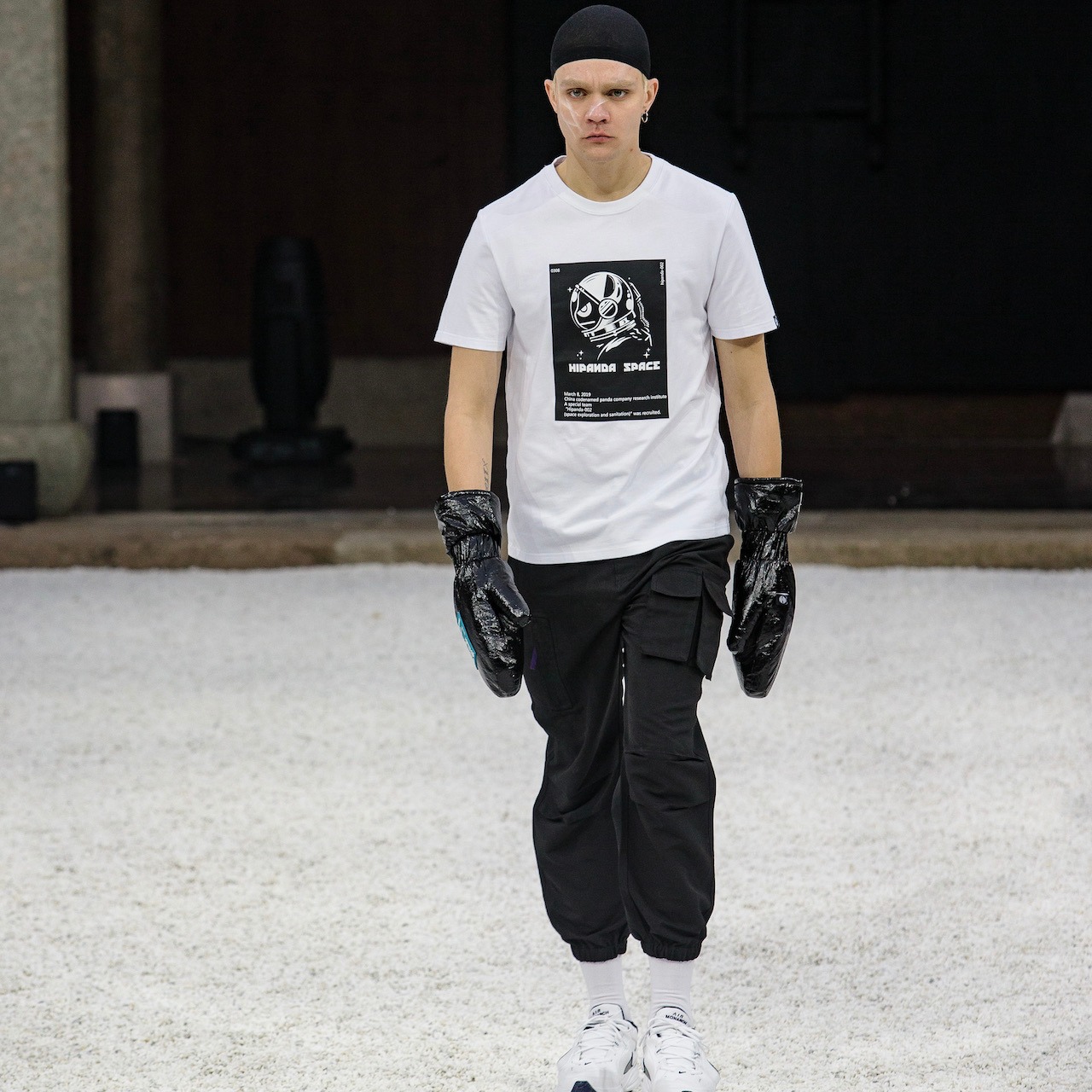 SALE【HIPANDA ハイパンダ】メンズ Tシャツ MEN'S ASTRONAUT MONOTONE PRINT SHORT SLEEVED T-SHIRT / WHITE・BLACK