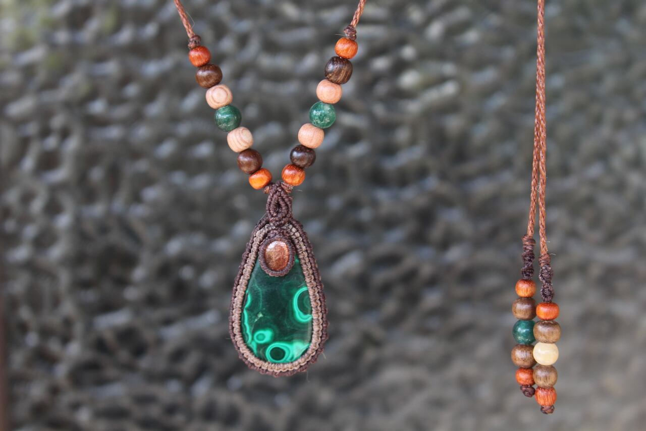 Malachite & Sunstone micro macrame woody pendant