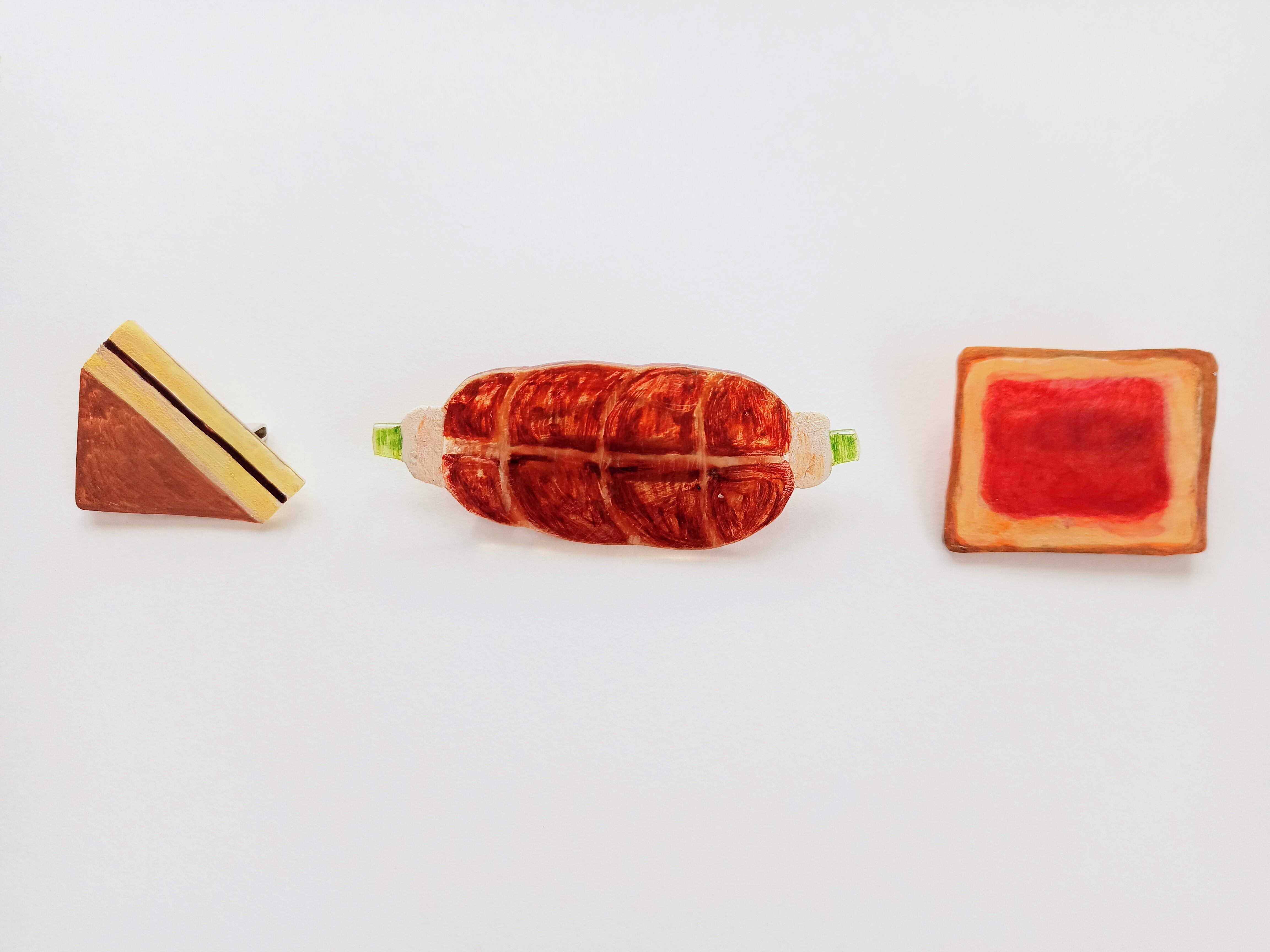 ヘンテコ ブローチ ちくわパン パン 菓子パン 手描き 一点もの