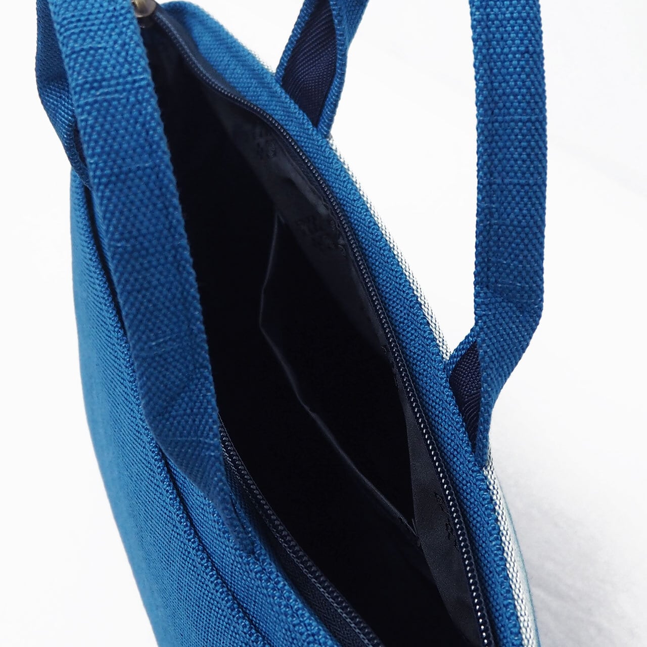 時代　竹編提藍　持ち手込高さ33.5㎝　東Y7-0217②トヒチサ 魔女の宅急便 「青のじゅうたん」 口金ポーチ | どんぐり共和国そらの