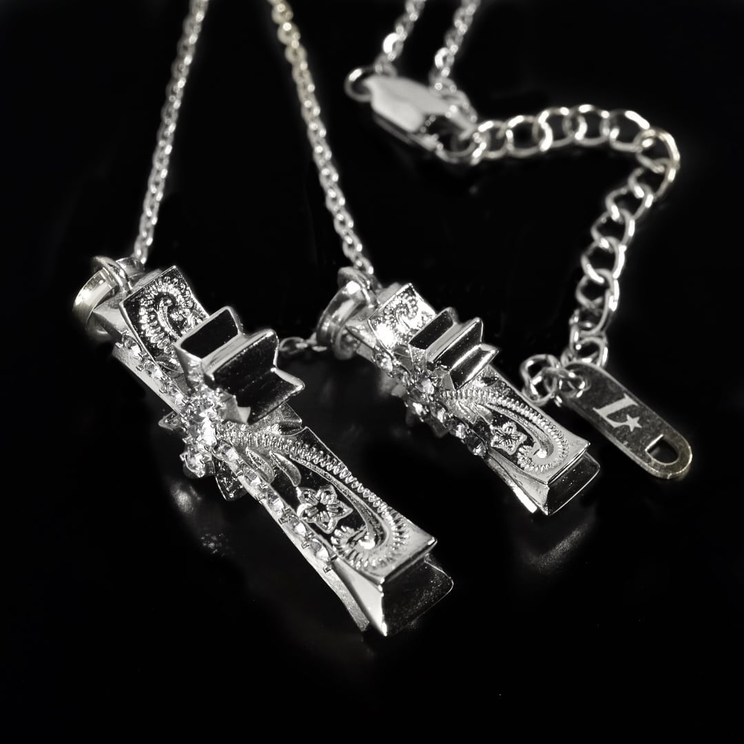 スワロフスキー使用】Hawaiian cross necklace 【silver】 | ✯Lucliss