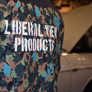 【LIBERAL VIEW PRODUCTS】リーフカモ　バックプリントT