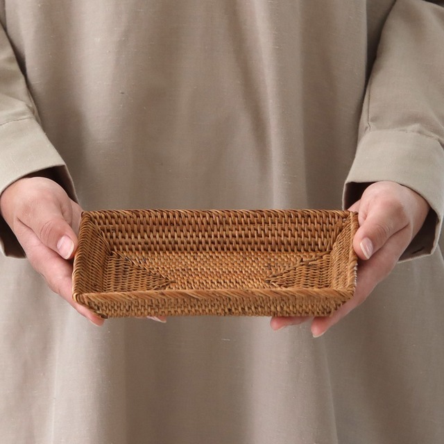 アタ製 鍵や時計などの小物入れに便利な フチ付きミニトレイSQ A37 (小物入れ、お菓子入れ)