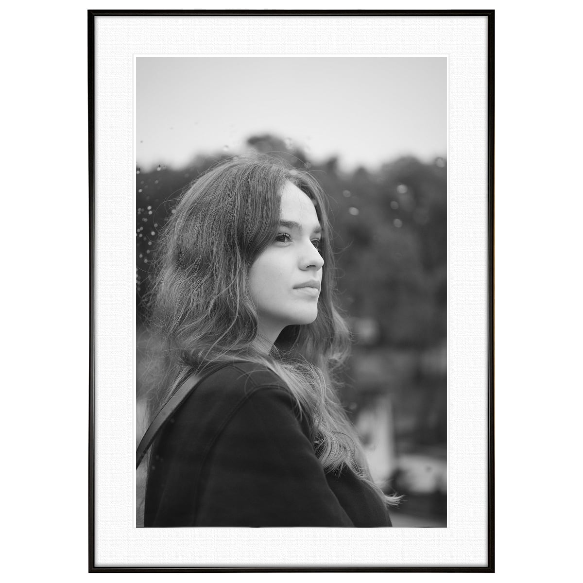人物写真 遠くを見る女性 インテリアモノクロアートポスター額装 AS2395