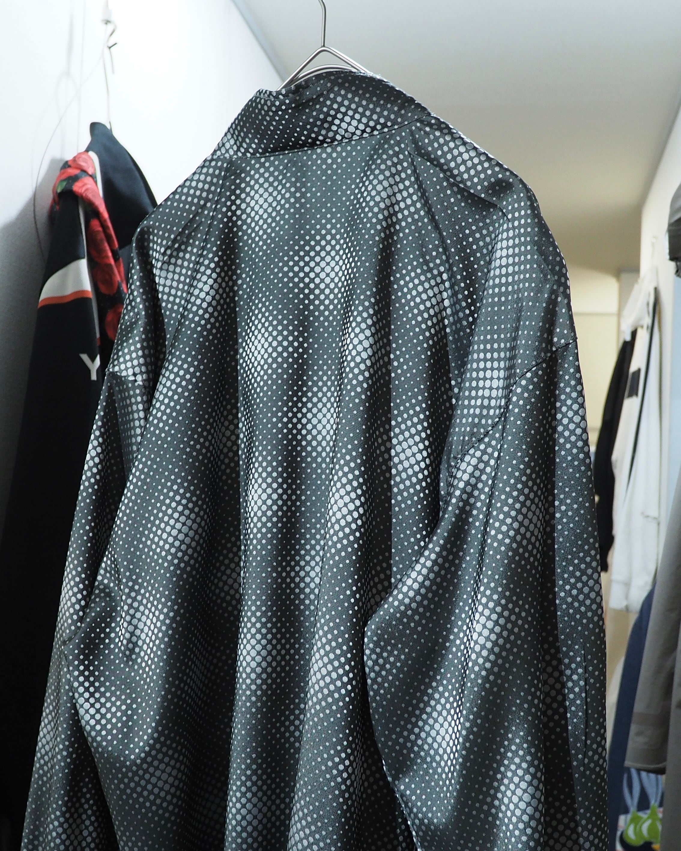 1990s Glossy Dot pattern vintage Drape loose stand collar shirt