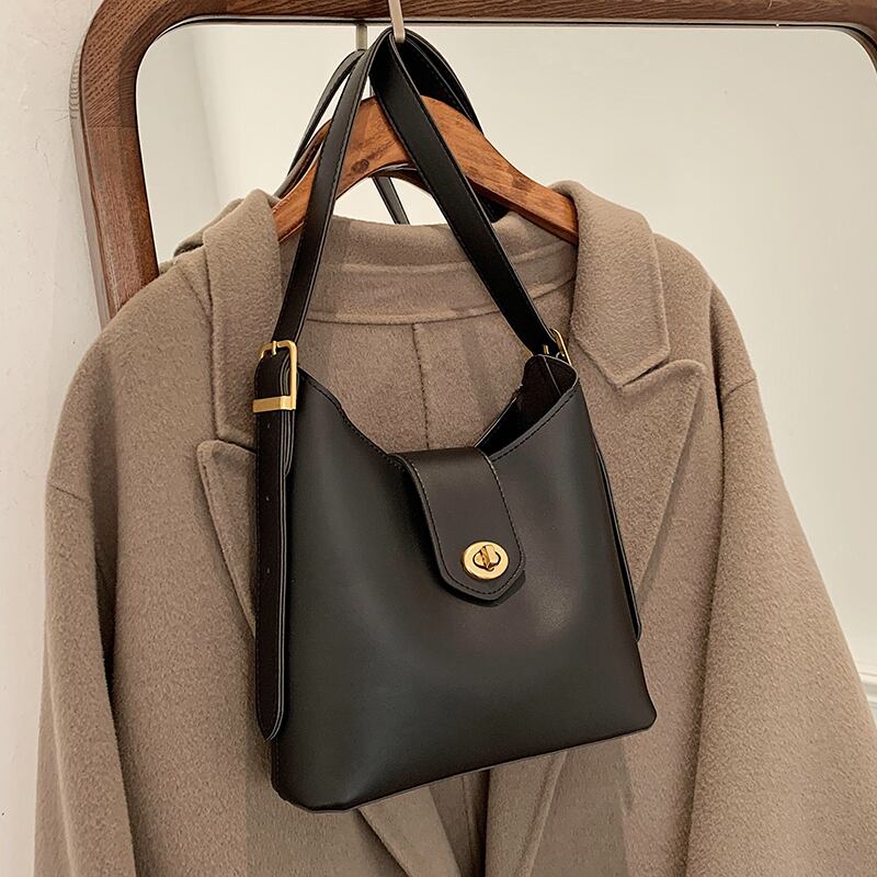 メッセンジャーバッグ Tiancai_Wing_Bag63641065315