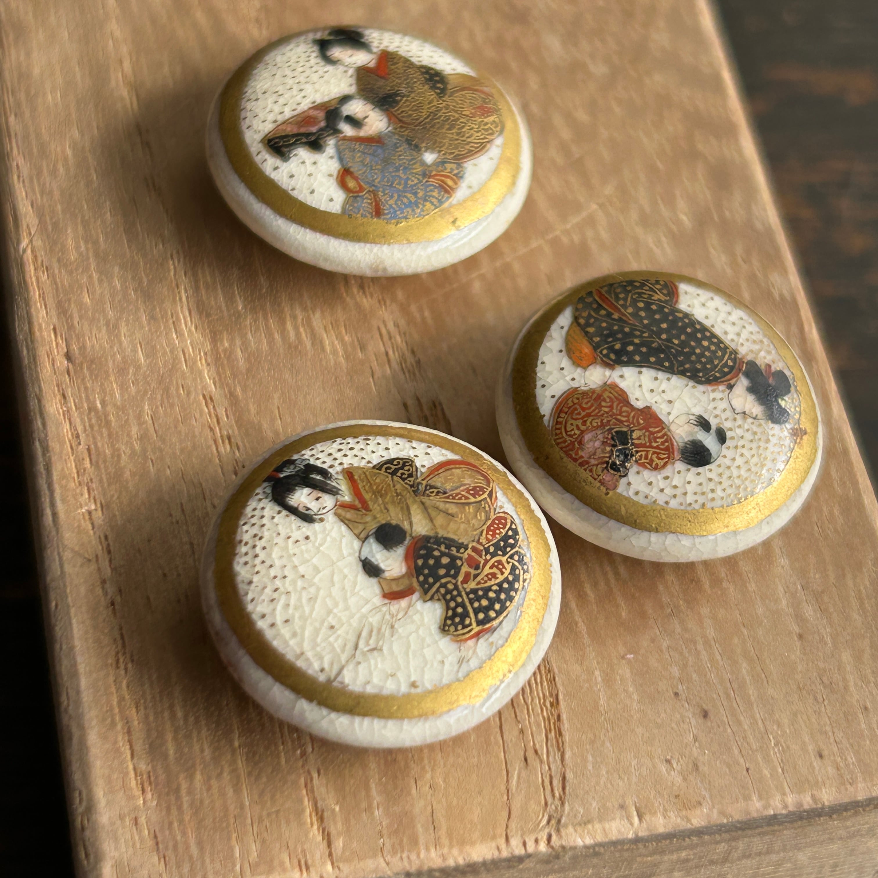 アンティーク　明治の里帰り薩摩ボタン　小3個セット