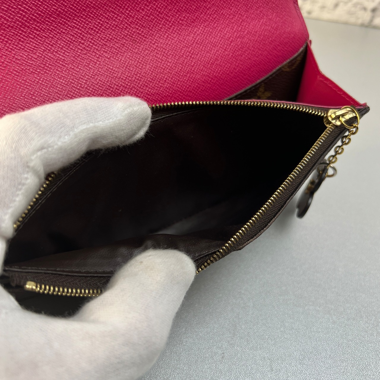 LOUIS VUITTON ルイヴィトン エミリー フラワー モノグラム   レザー 長財布 ブラウン A-12559