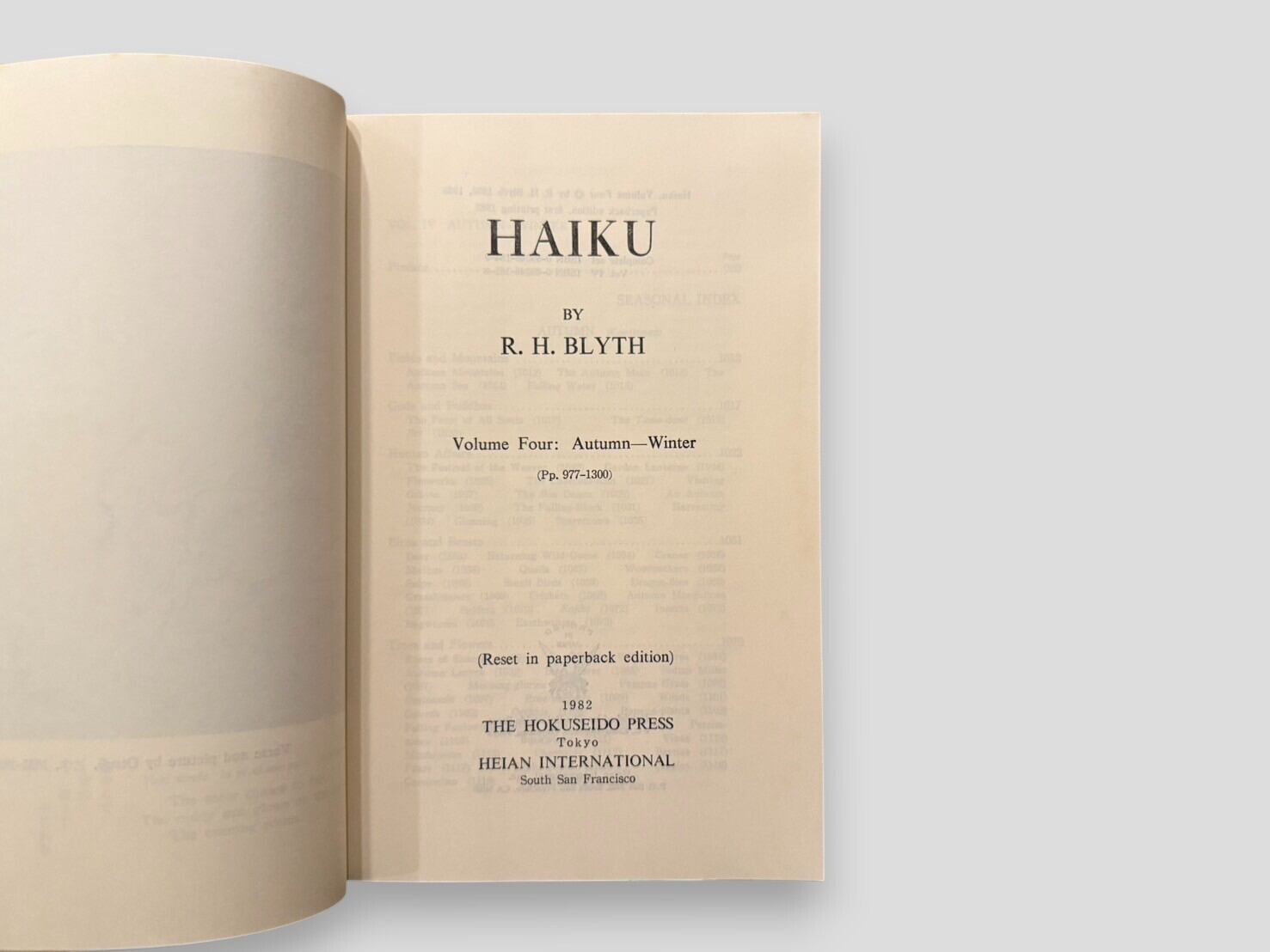 SJ780】【PAPERBACK EDITION】Haiku, Volume 4: Autumn–Winter(1986